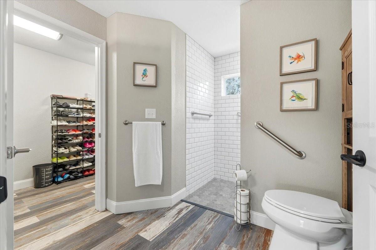 SHADOW WOOD - Residential