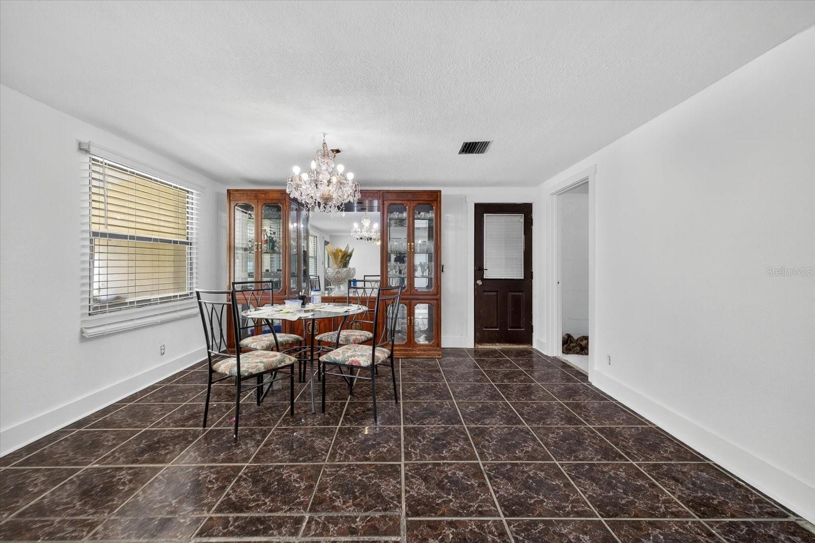 104 APACHE LANE