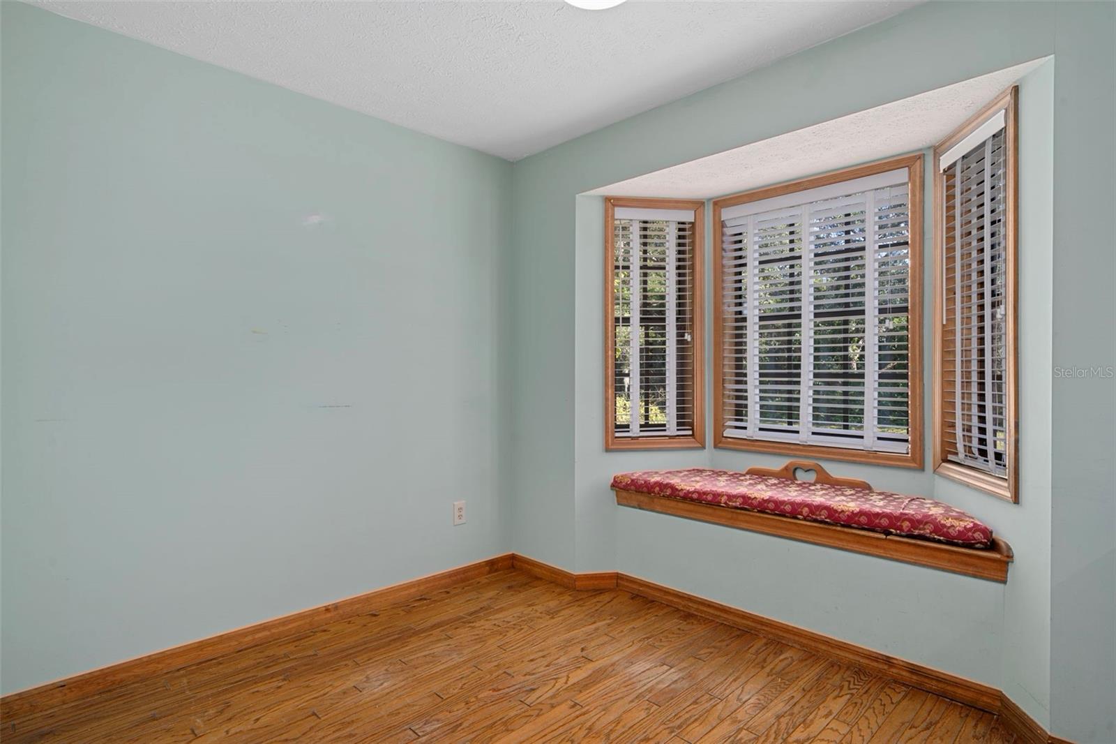 AUTUMN OAKS - Residential