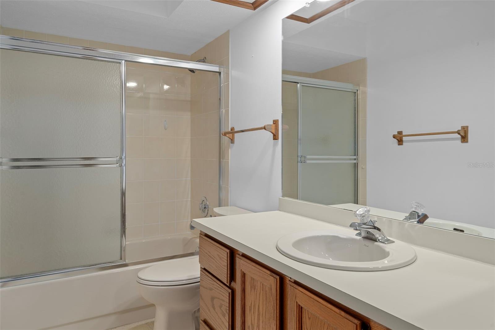 AUTUMN OAKS - Residential