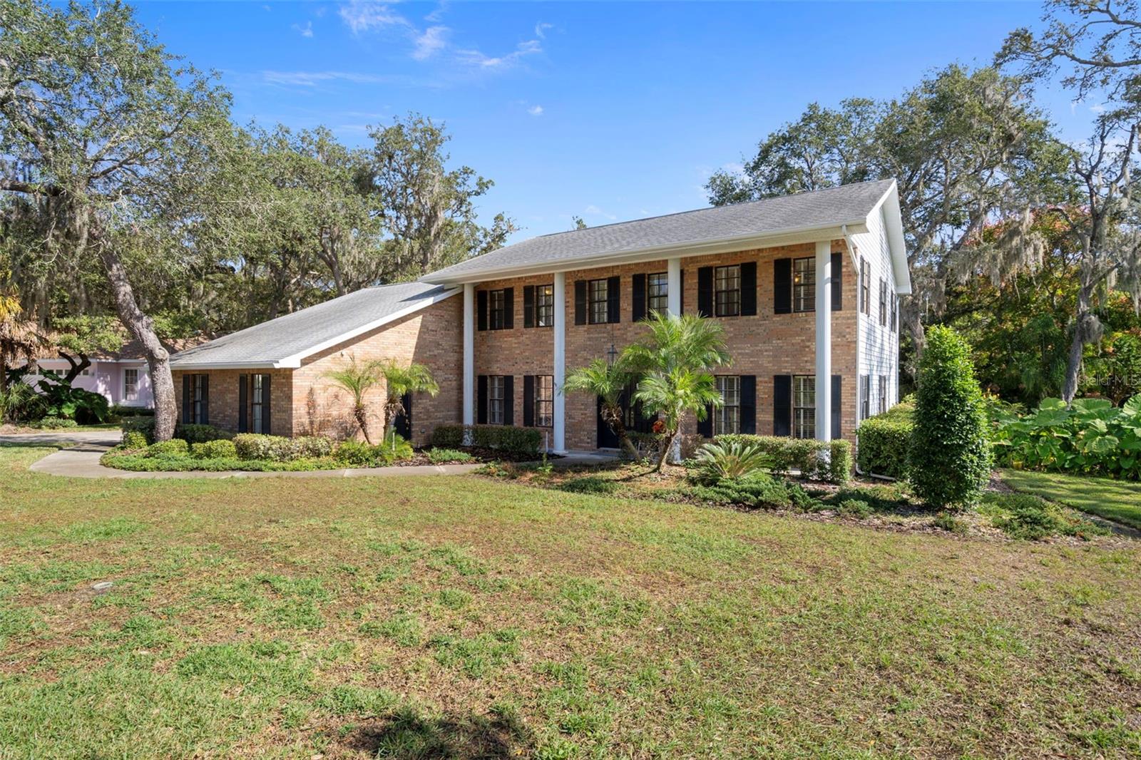 AUTUMN OAKS - Residential