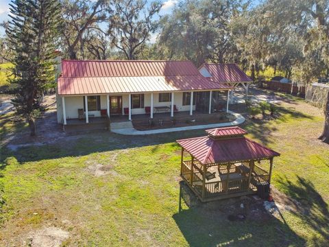 A home in PLANT CITY