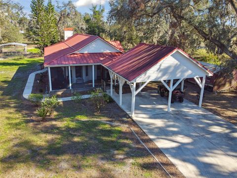 A home in PLANT CITY