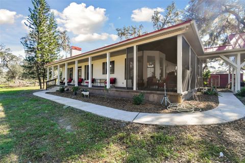 A home in PLANT CITY