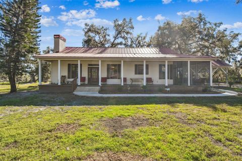 A home in PLANT CITY