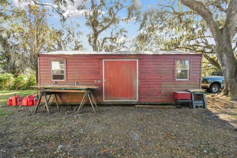 A home in PLANT CITY