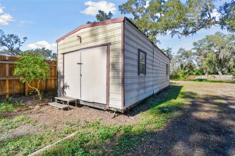 A home in PLANT CITY