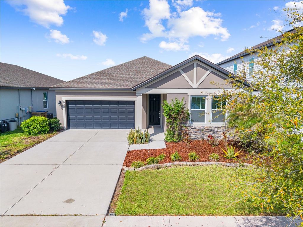 Photo of 920 Livestock Loop, Saint Cloud, FL 34771 (MLS # S5146557)