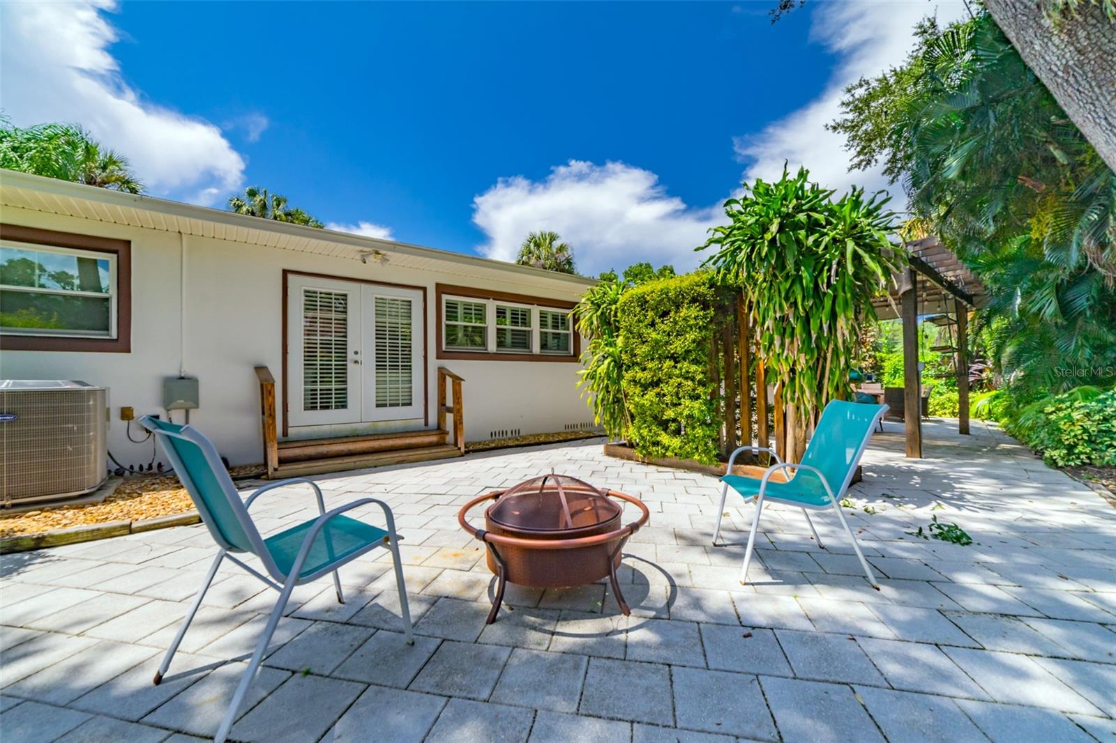 BEACH PARK - Residential Lease