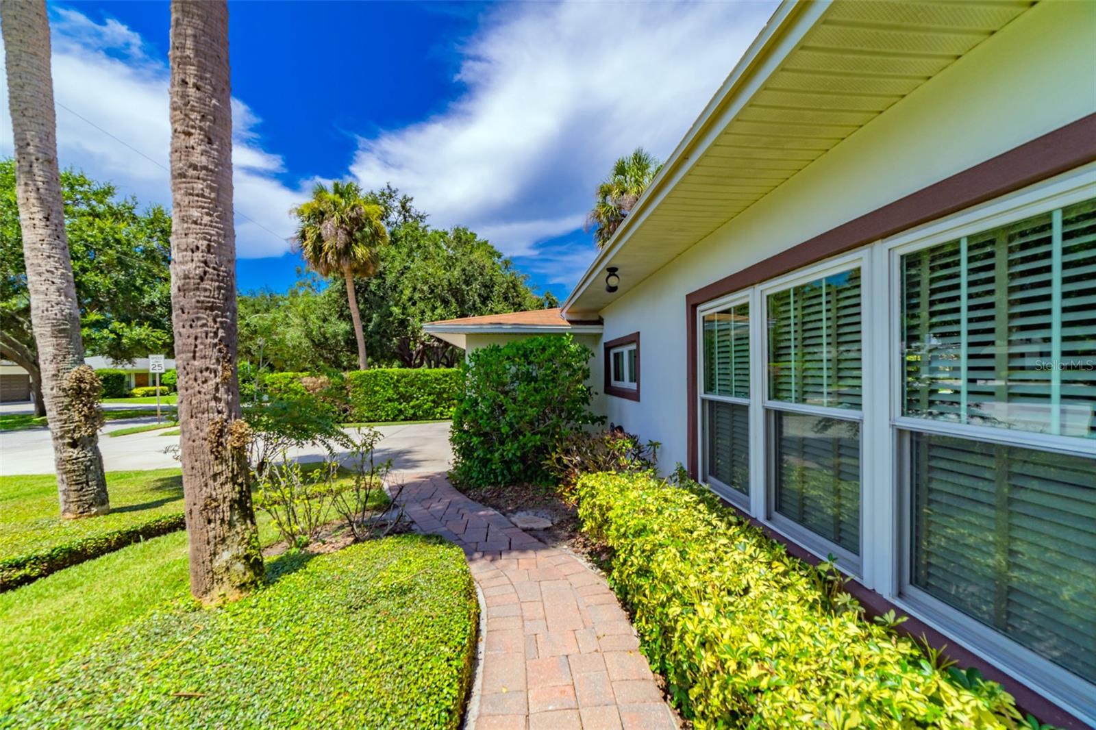 BEACH PARK - Residential Lease