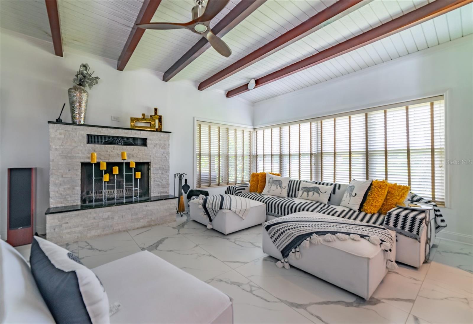 BEACH PARK - Residential Lease