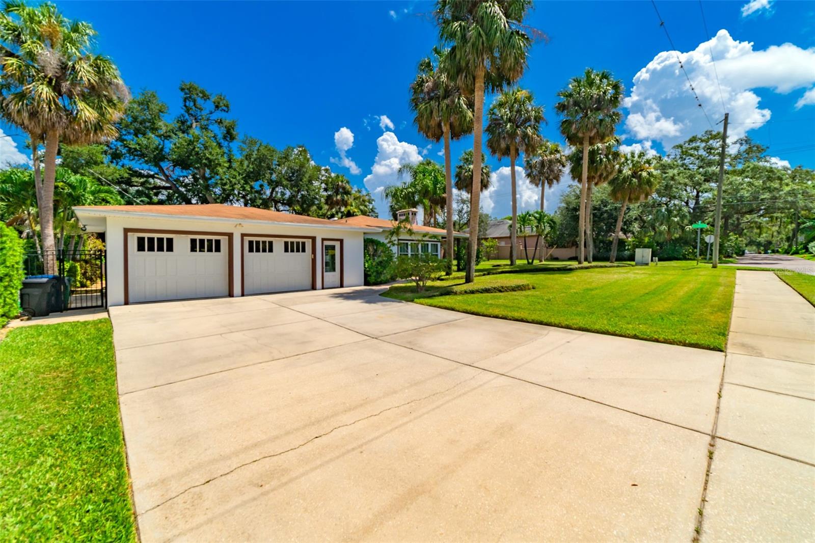 BEACH PARK - Residential Lease