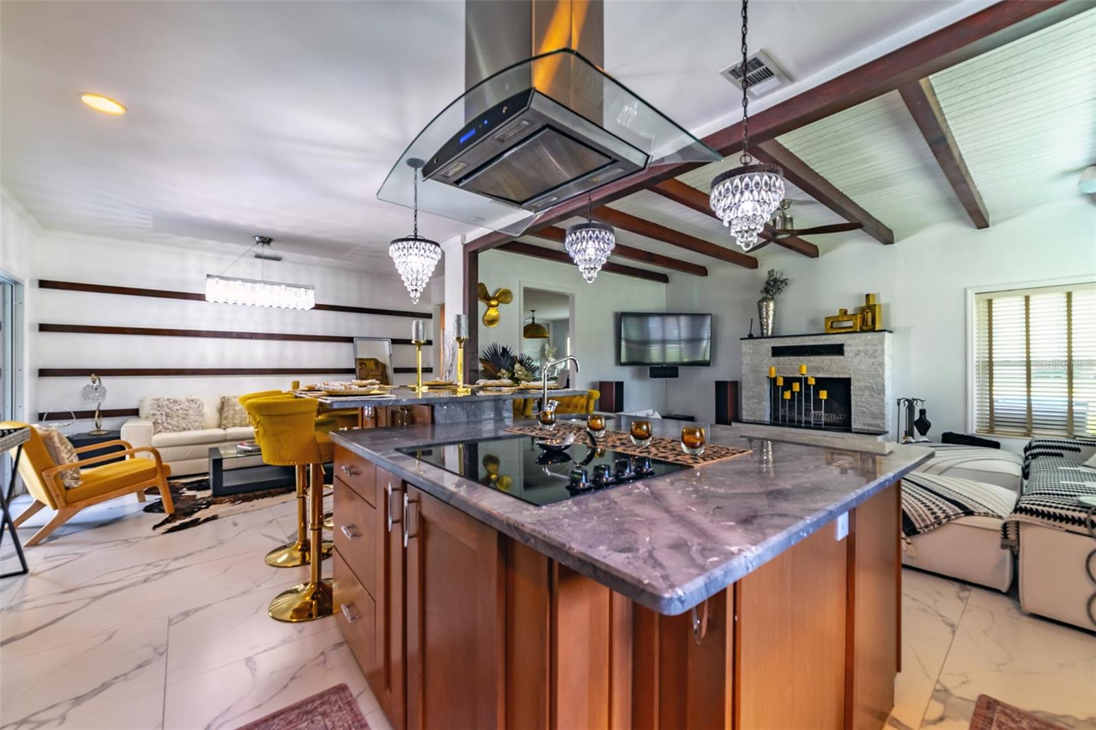 BEACH PARK - Residential Lease