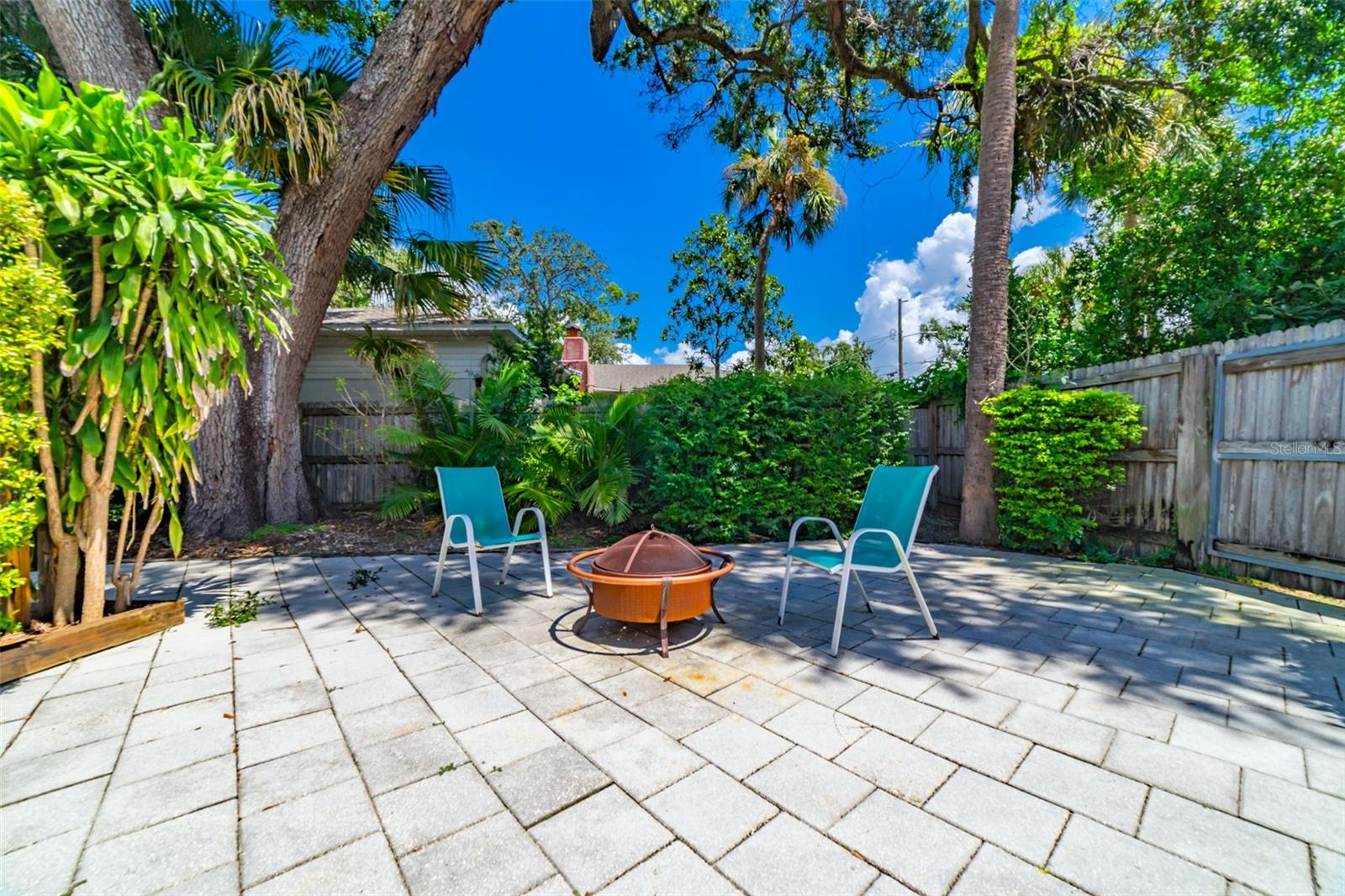 BEACH PARK - Residential Lease