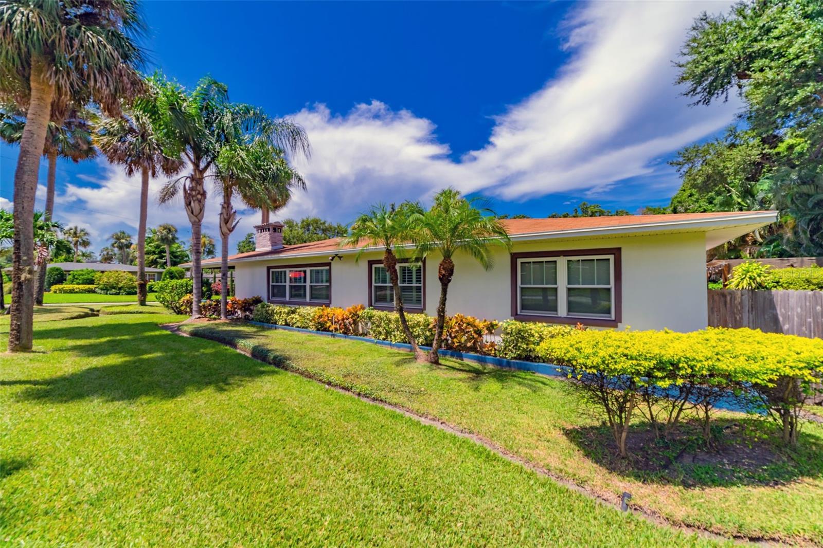 BEACH PARK - Residential Lease