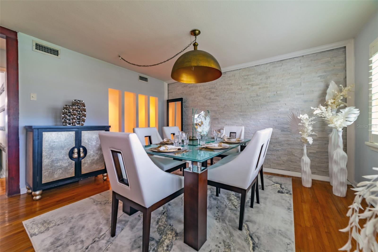 BEACH PARK - Residential Lease