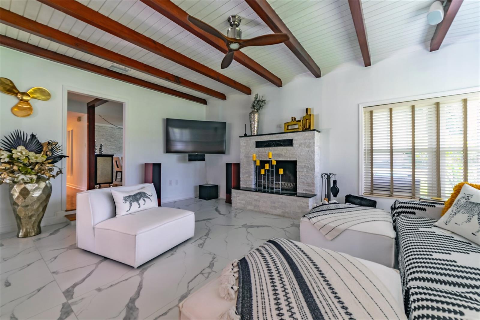 BEACH PARK - Residential Lease