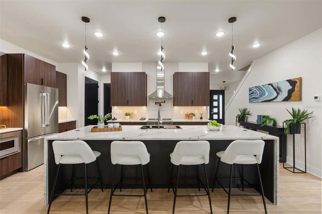 Photo of 1910 Cloverlawn Avenue, Orlando, FL 32806 (MLS # O6431573)