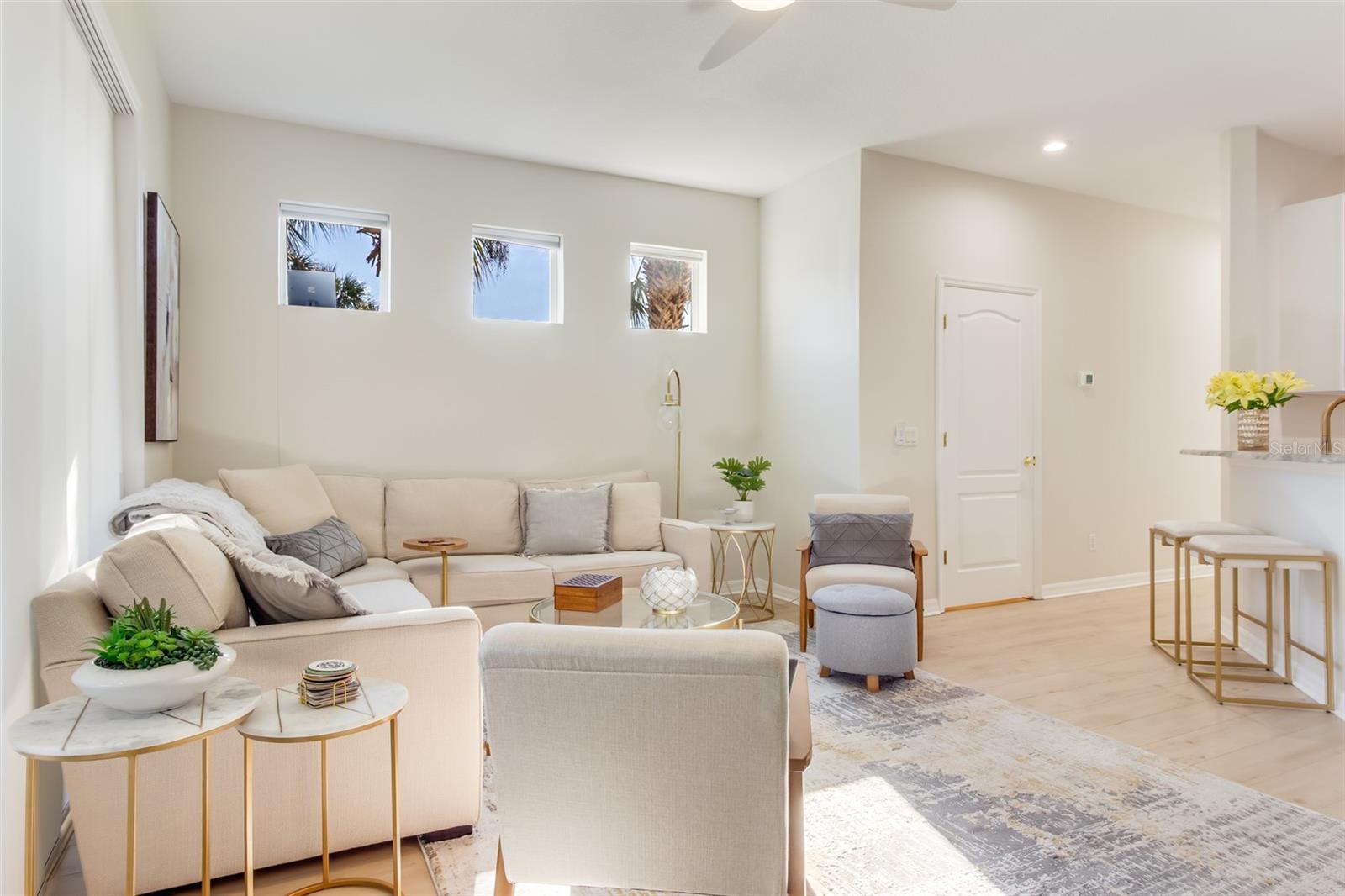 TOWNS AT LAKESIDE - Residential