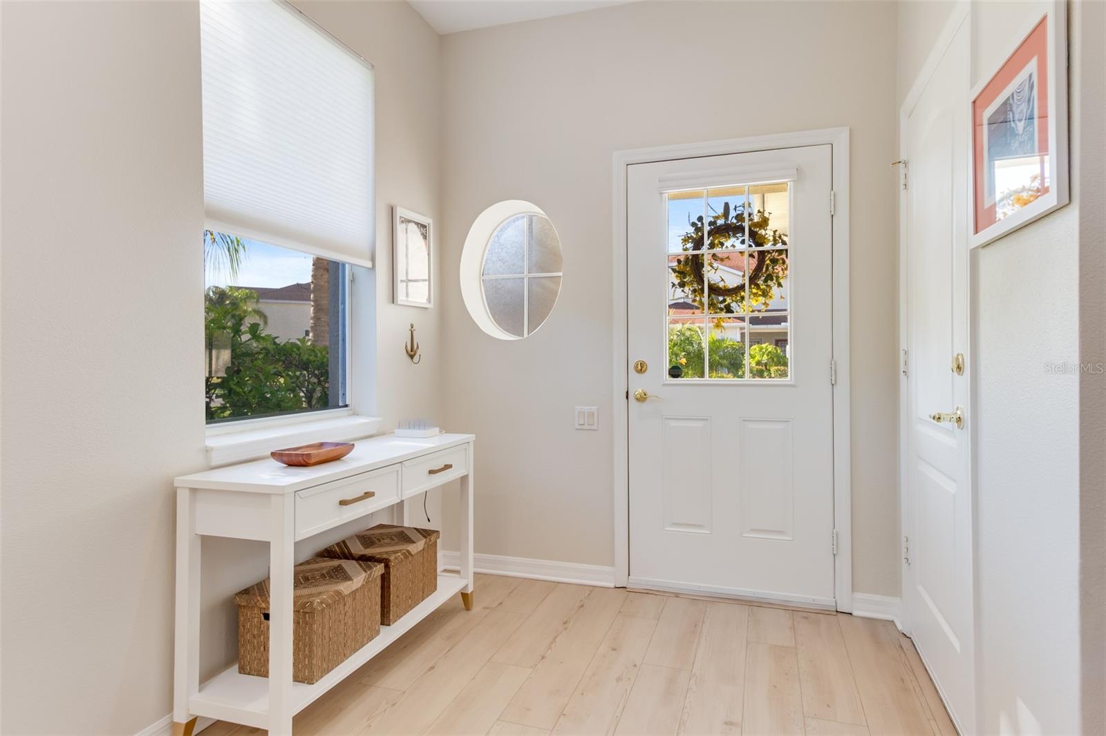 TOWNS AT LAKESIDE - Residential