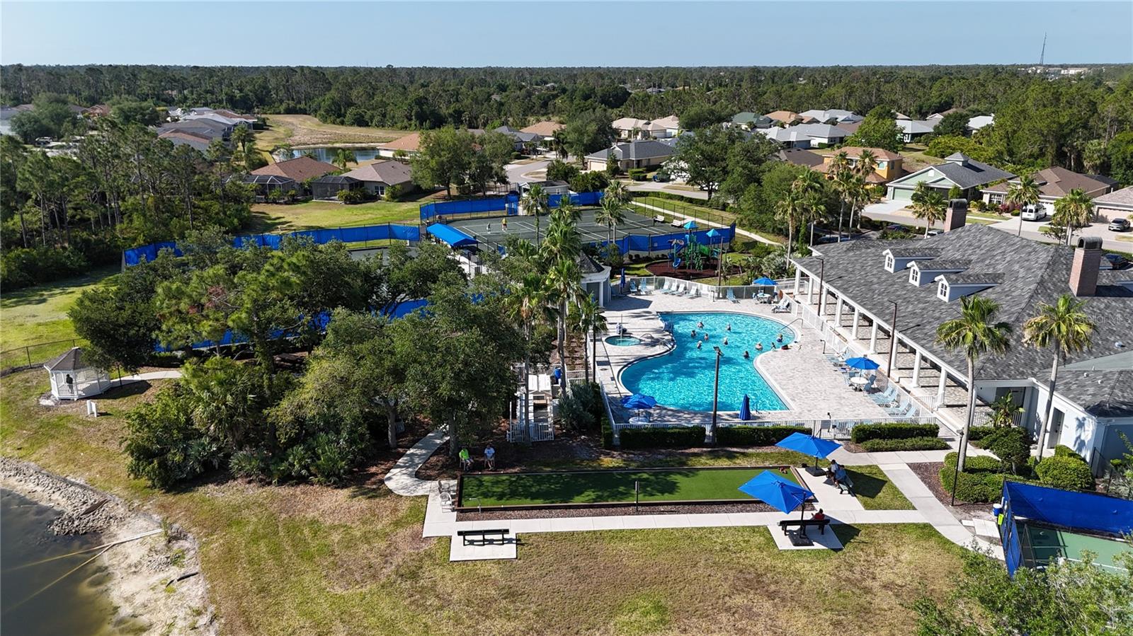 TOWNS AT LAKESIDE - Residential