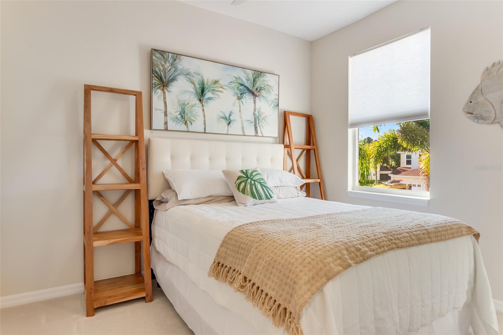 TOWNS AT LAKESIDE - Residential