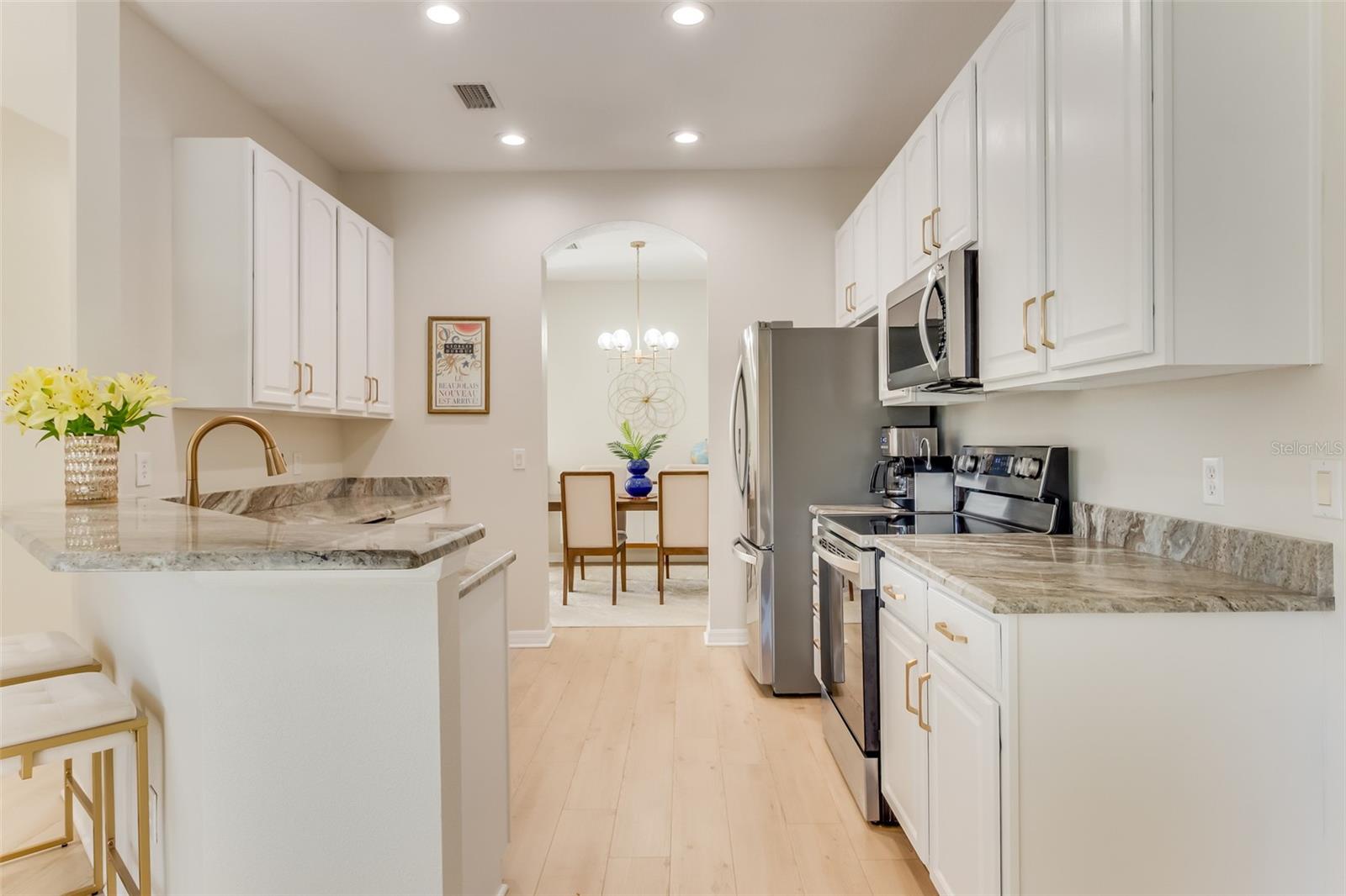 TOWNS AT LAKESIDE - Residential