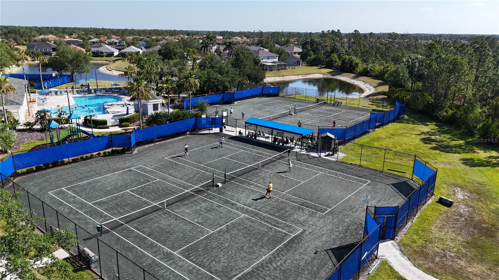 TOWNS AT LAKESIDE - Residential