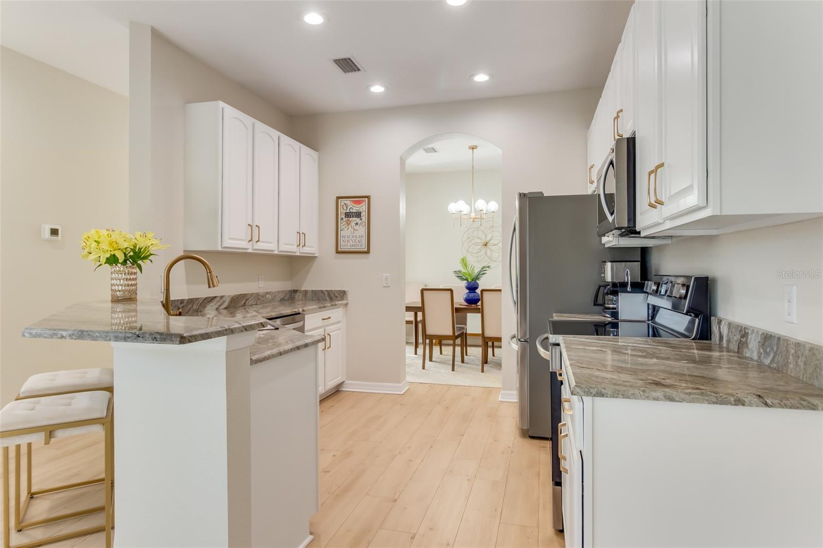 TOWNS AT LAKESIDE - Residential