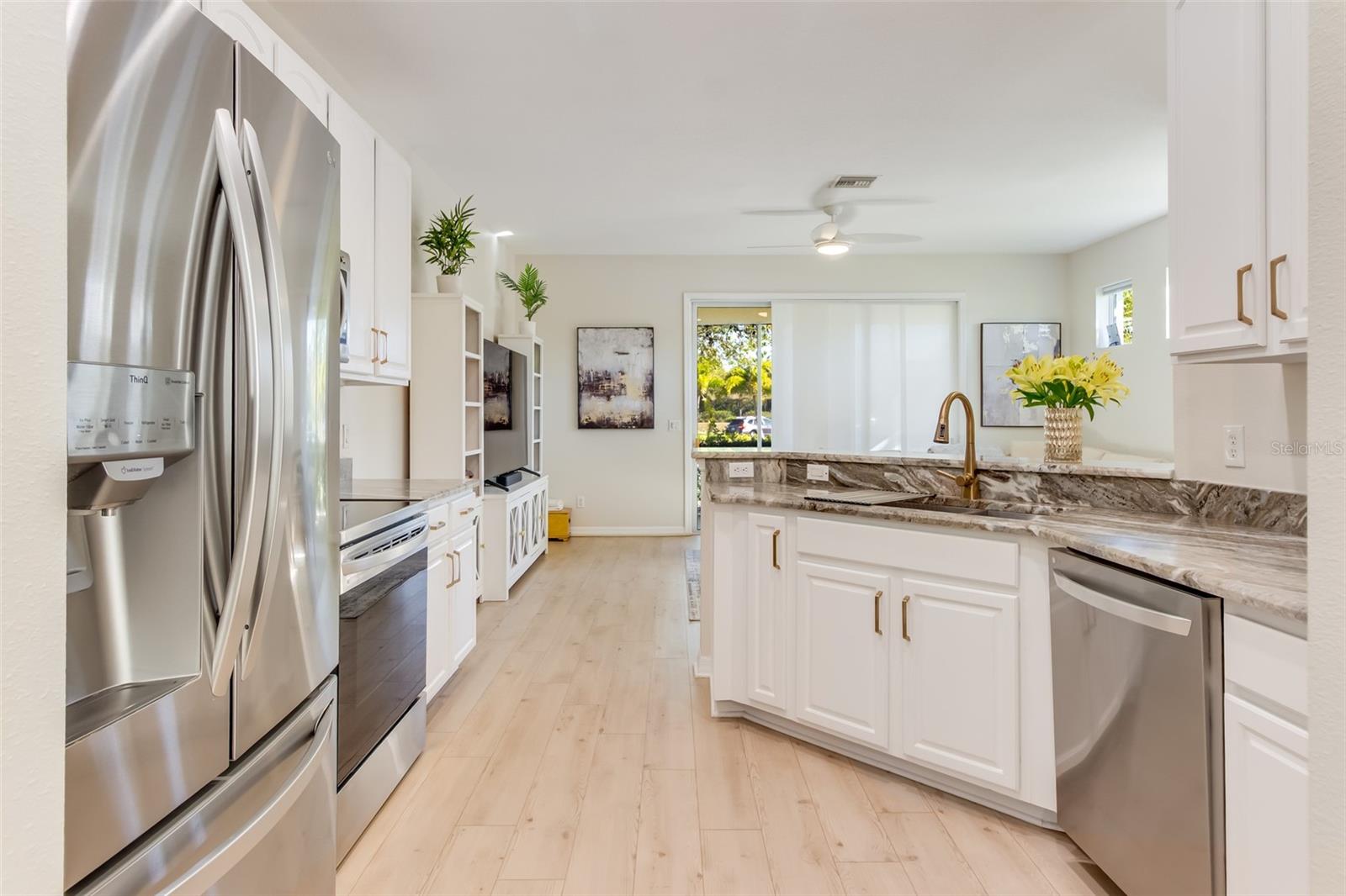 TOWNS AT LAKESIDE - Residential