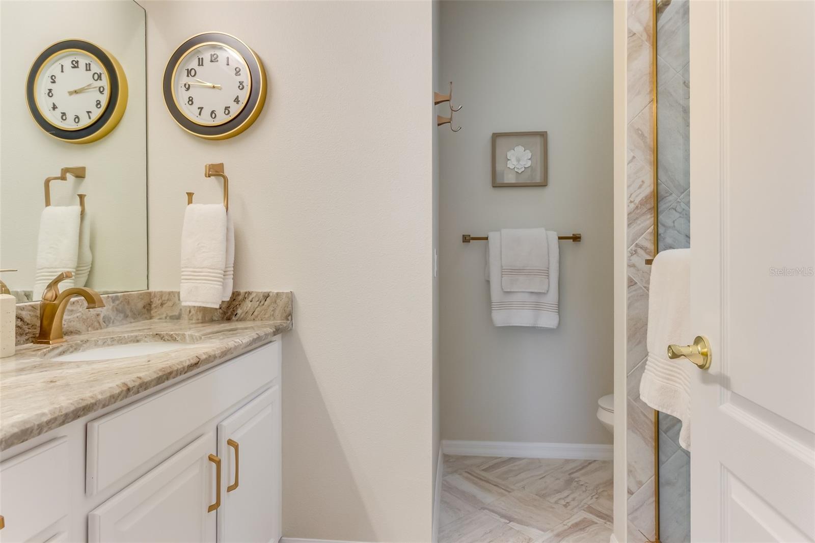 TOWNS AT LAKESIDE - Residential