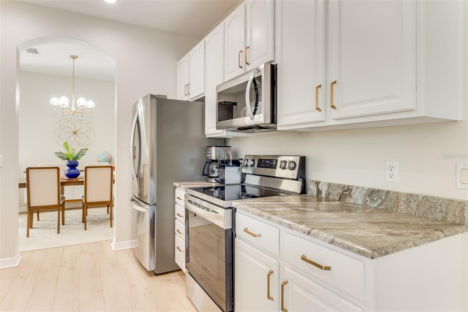 TOWNS AT LAKESIDE - Residential