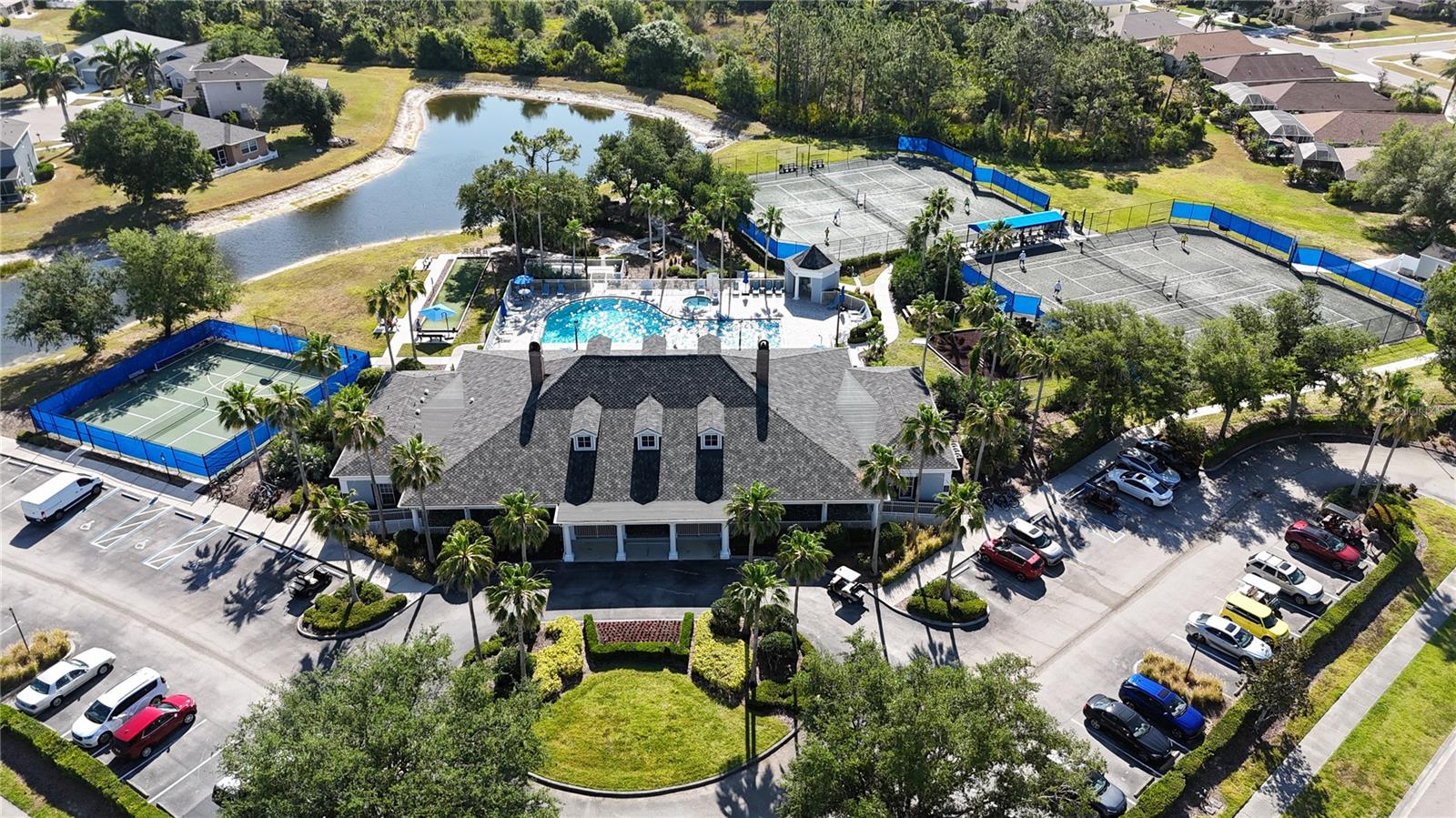 TOWNS AT LAKESIDE - Residential