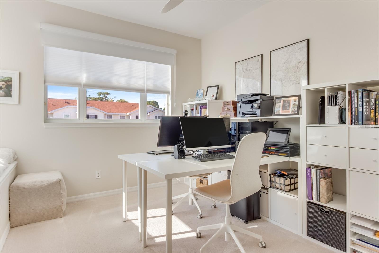 TOWNS AT LAKESIDE - Residential