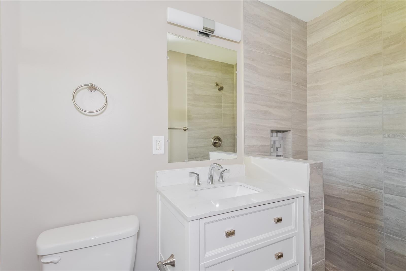 SARASOTA VENICE CO 09 37 18 - Residential Lease