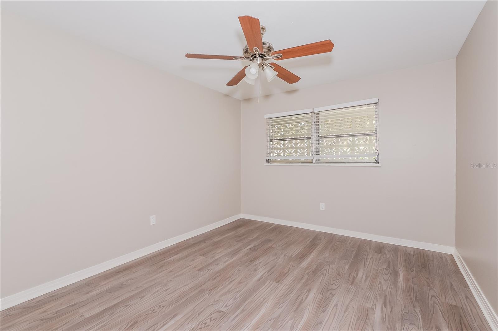 SARASOTA VENICE CO 09 37 18 - Residential Lease