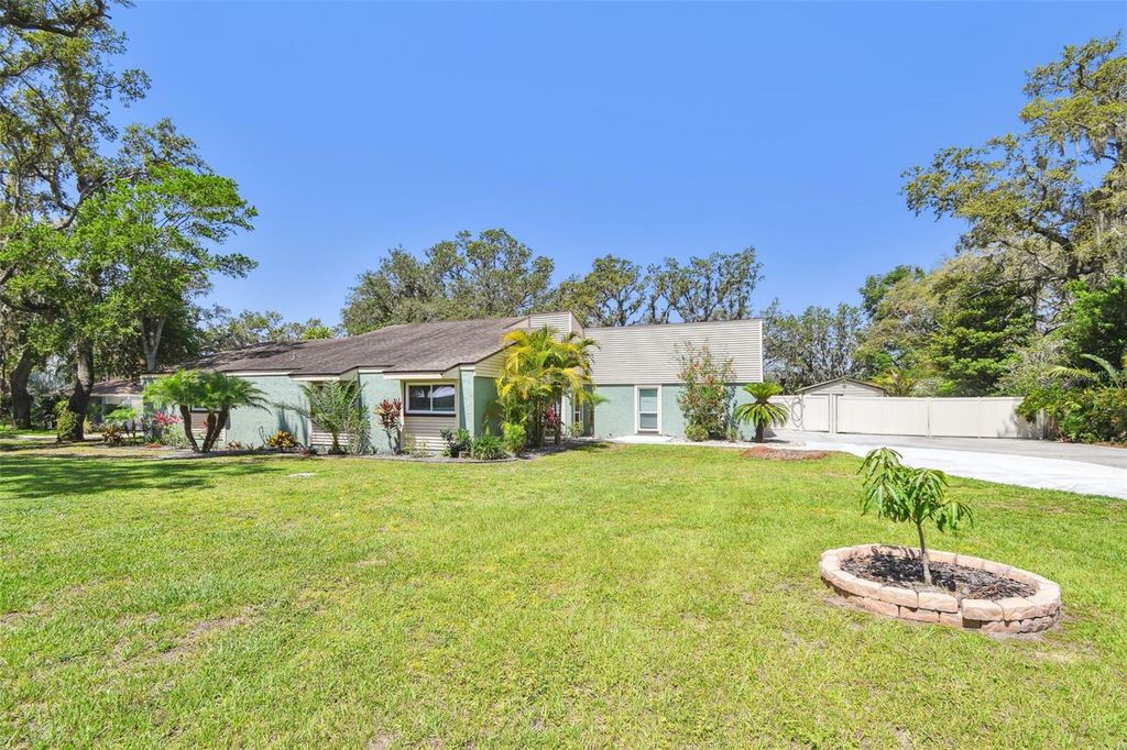 Photo of 11203 Killearn Court, Riverview, FL 33569 (MLS # TB8385126)