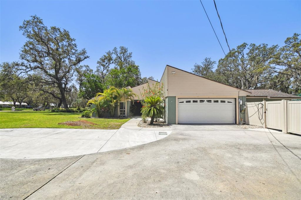 Photo of 11203 Killearn Court, Riverview, FL 33569 (MLS # TB8385126)