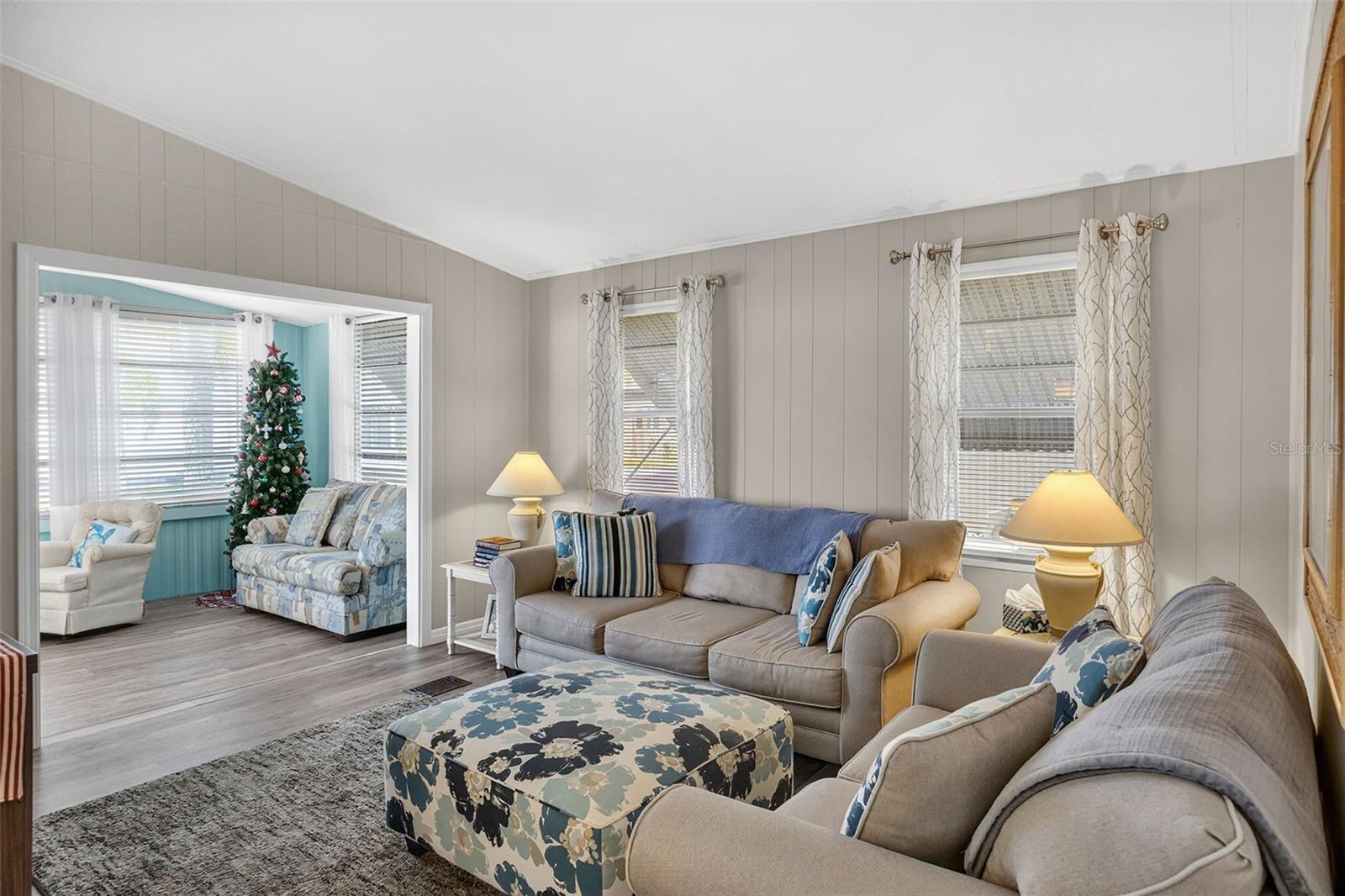 LA CASA MHP CO-OP - Residential