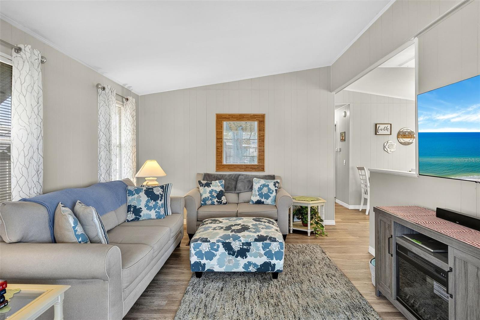 LA CASA MHP CO-OP - Residential