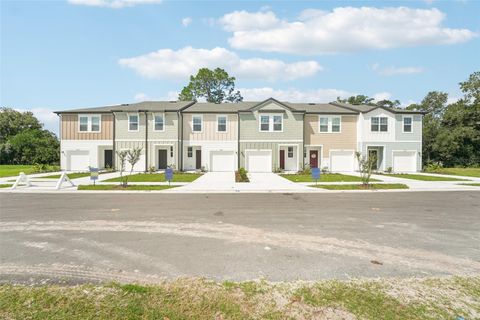 A home in LAND O LAKES