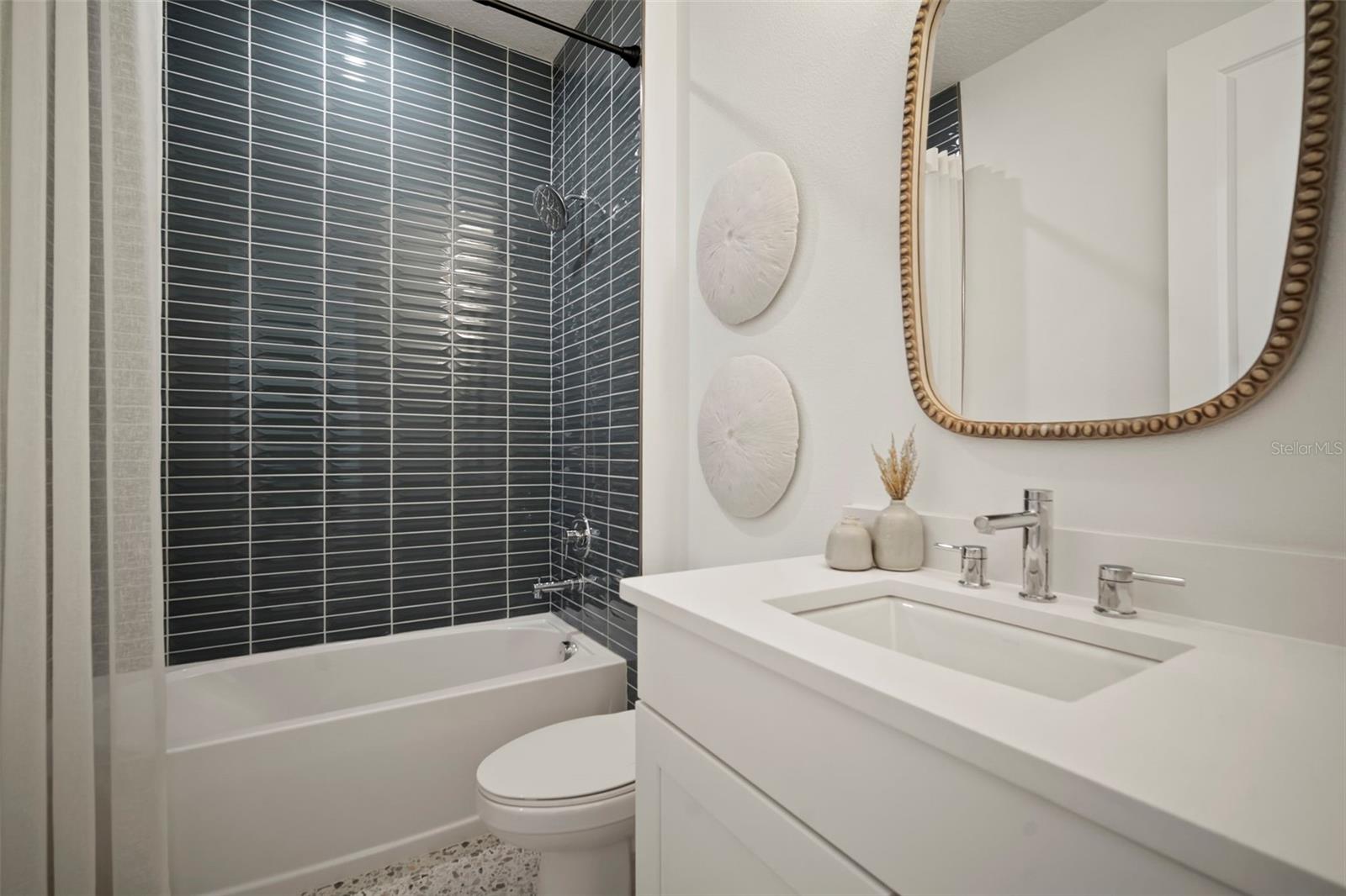 FIELDSTONE - Residential