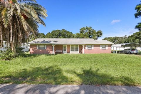 A home in GIBSONTON