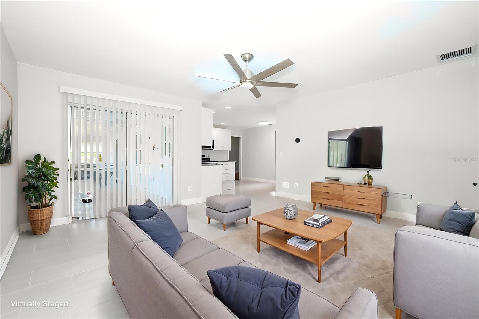 205 W CUMBERLAND CIRCLE