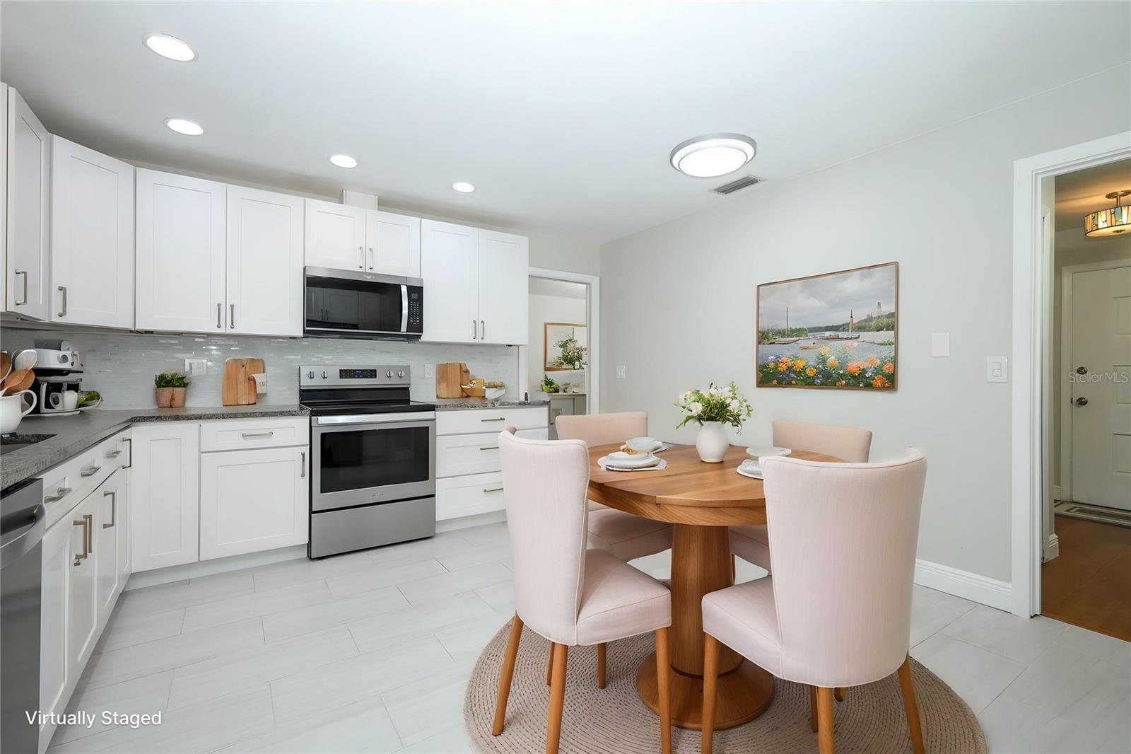 205 W CUMBERLAND CIRCLE