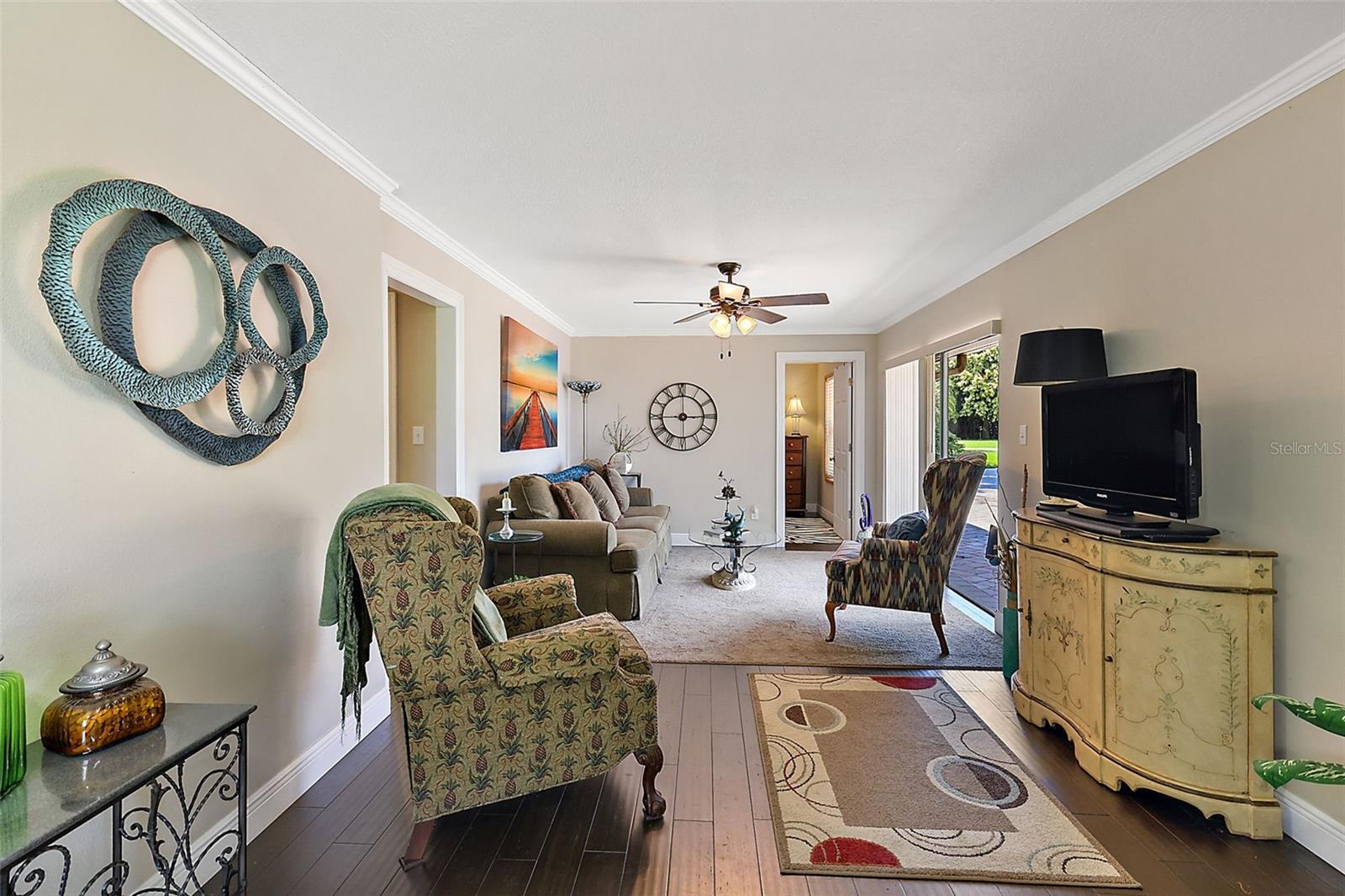 SQUIRREL POINT - Residential