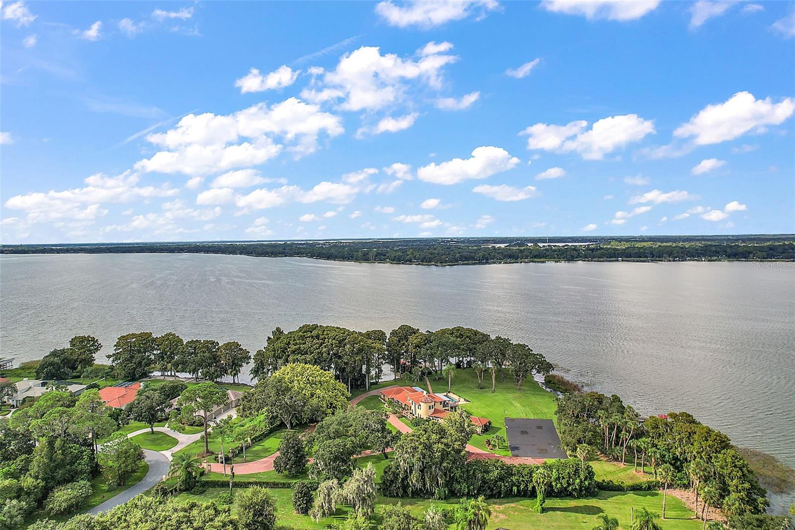 SQUIRREL POINT - Residential