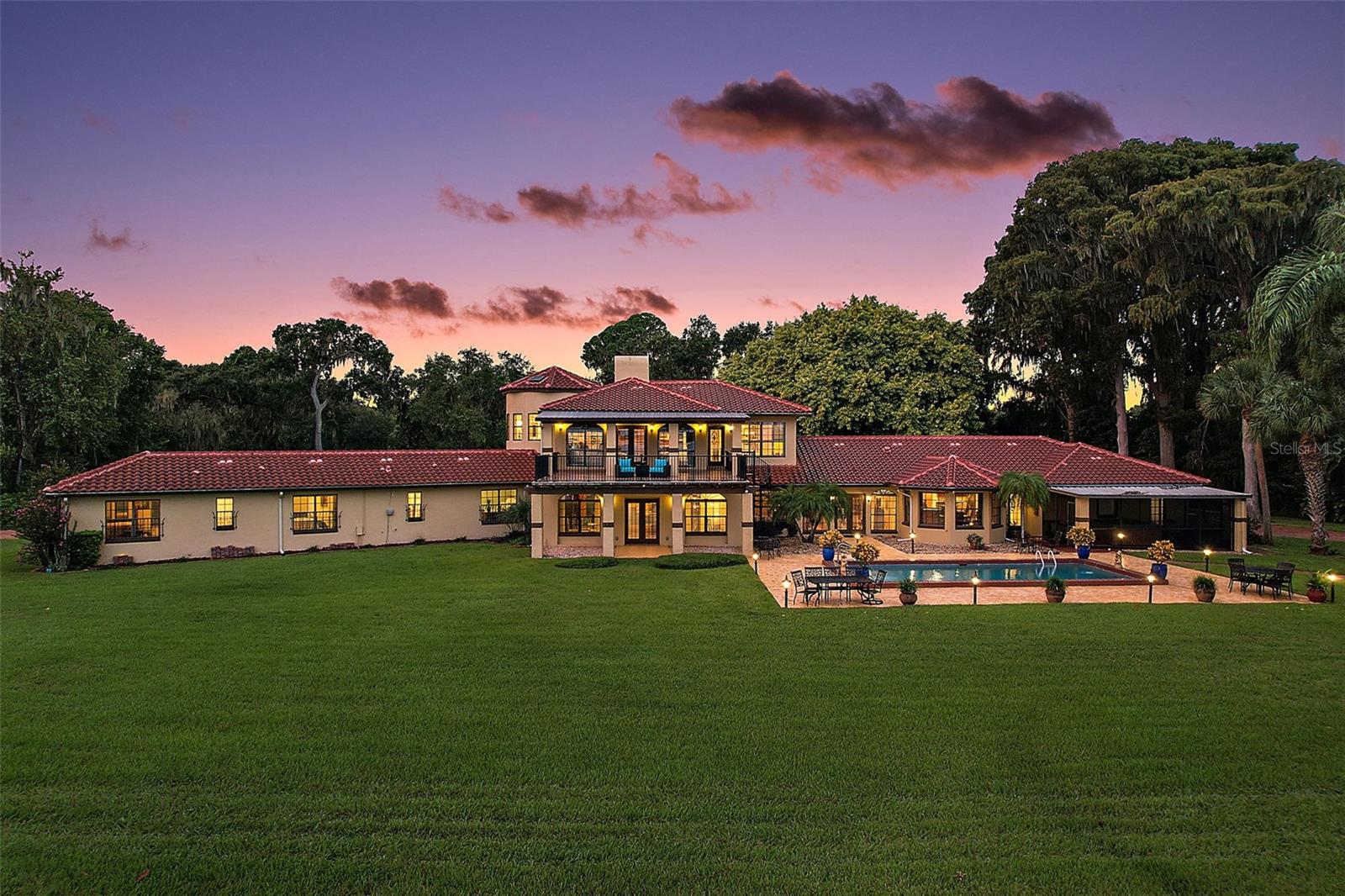 SQUIRREL POINT - Residential