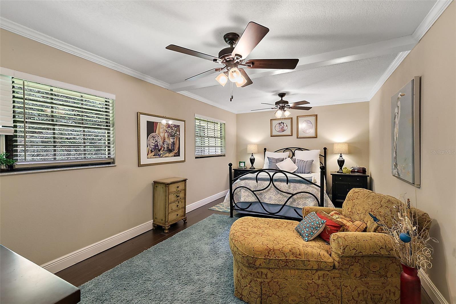 SQUIRREL POINT - Residential