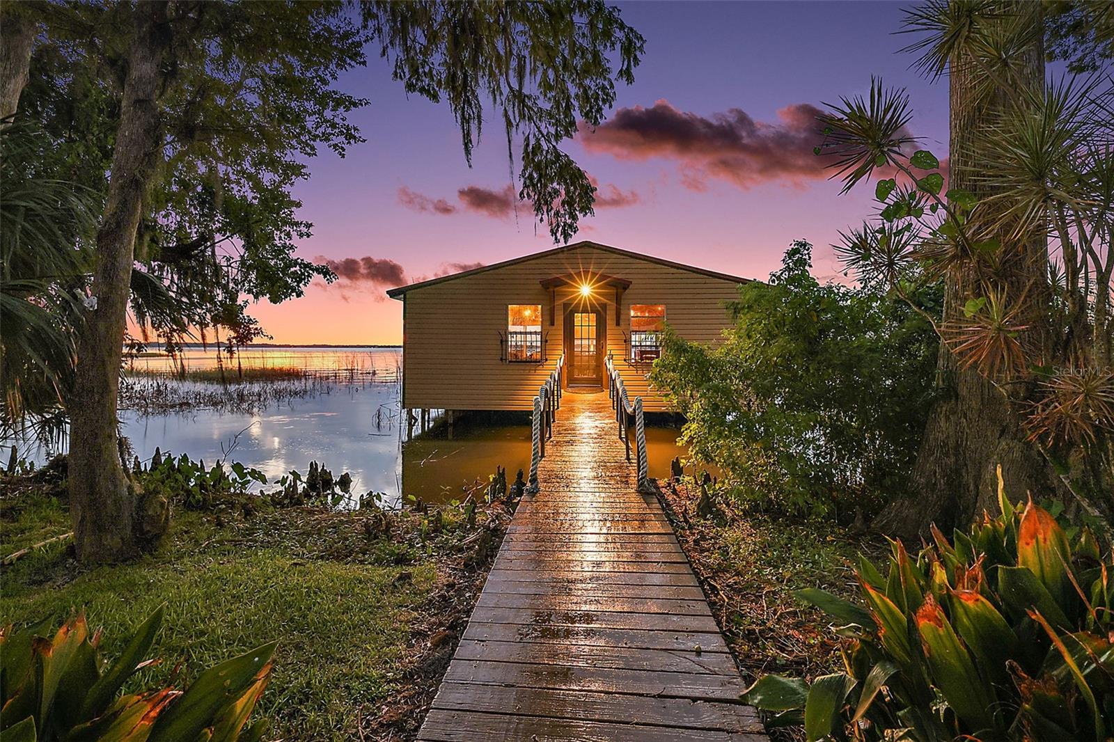 SQUIRREL POINT - Residential